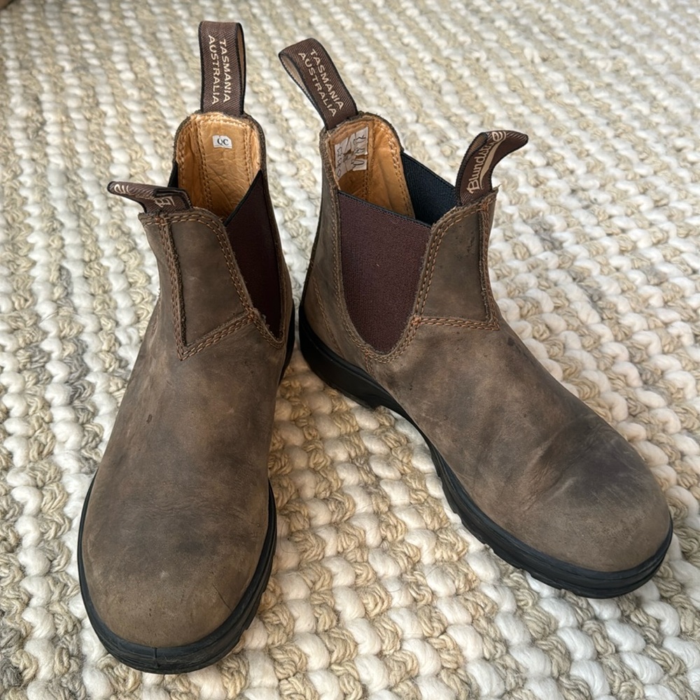 Blundstone 585 women’s classic Chelsea boot in rustic brown